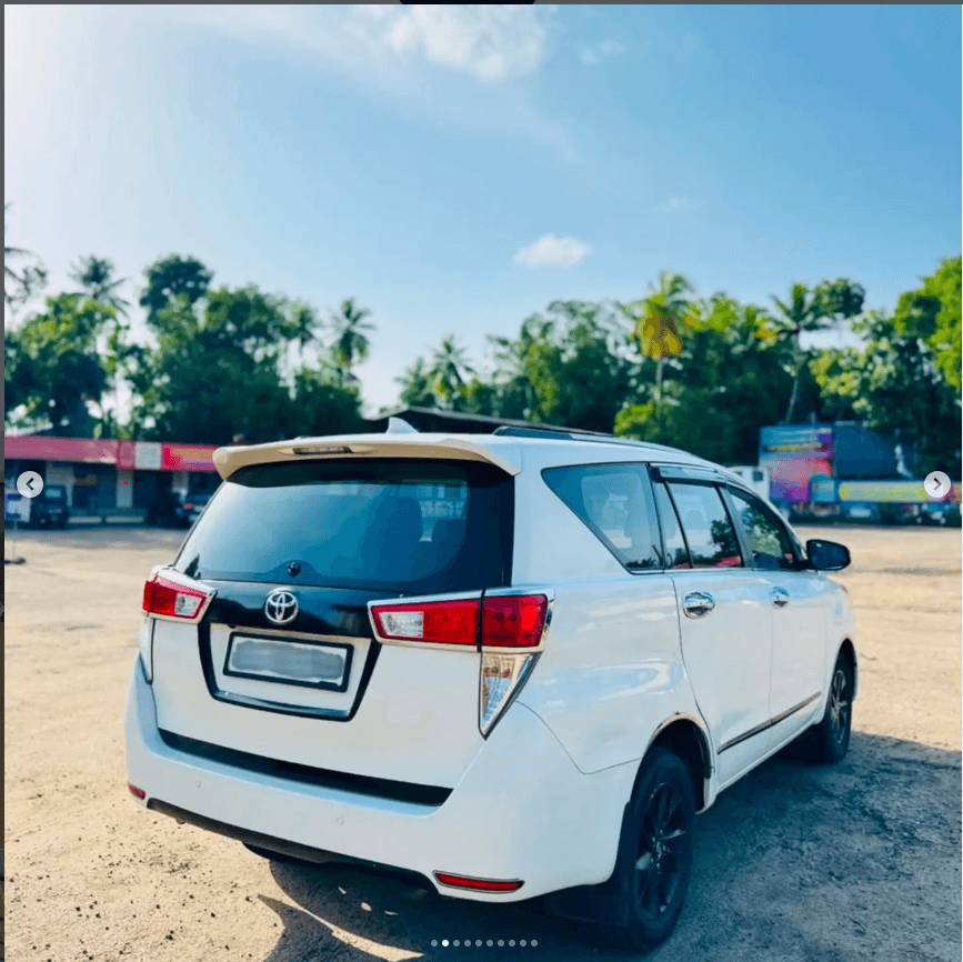 2016 Toyota Innova Crysta 2.4 V (2/3)